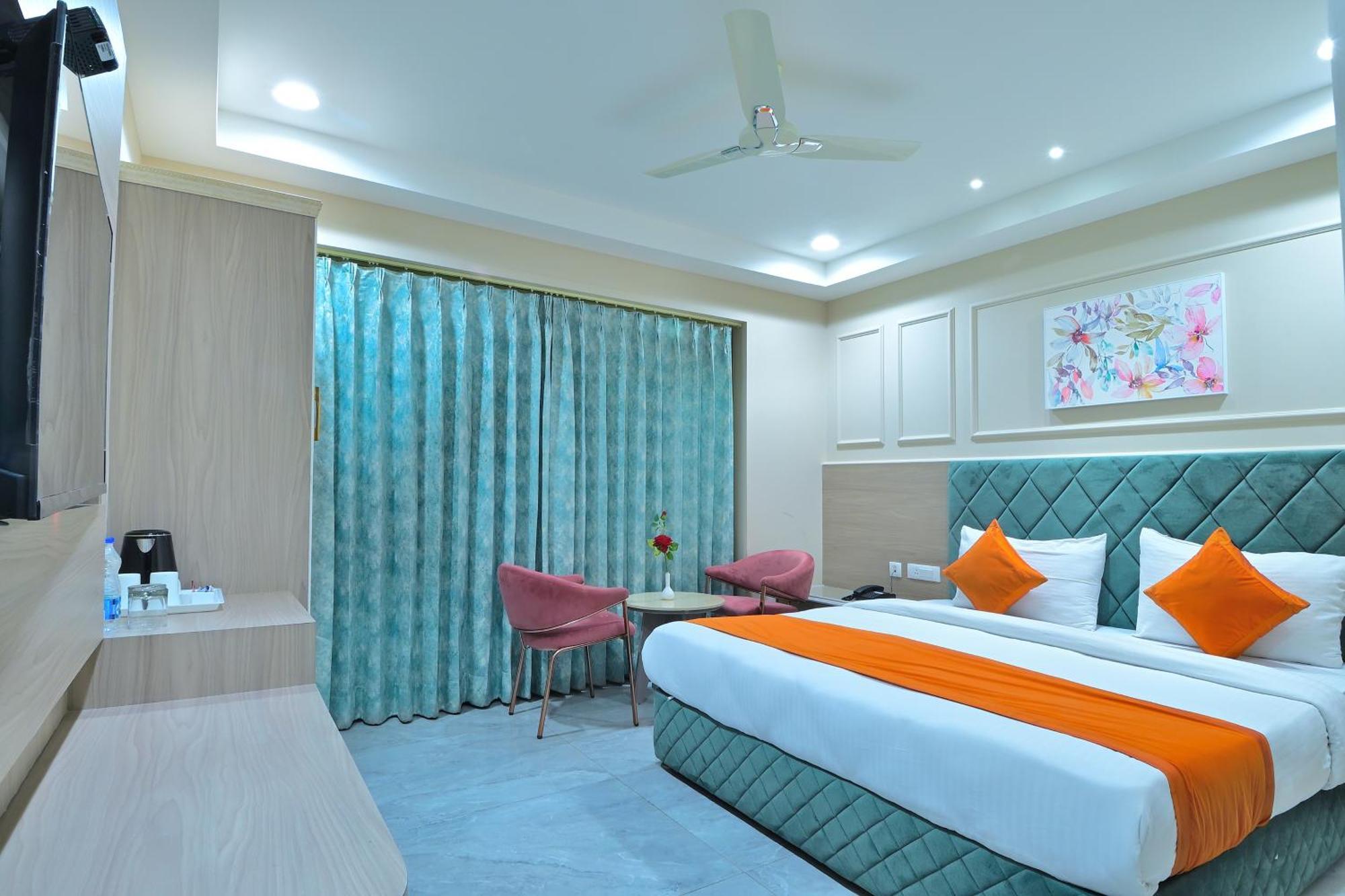Hotel Sapphire House - 3 Mins Walk From Metro And 5 Mins From Rail Station New Delhi Eksteriør billede