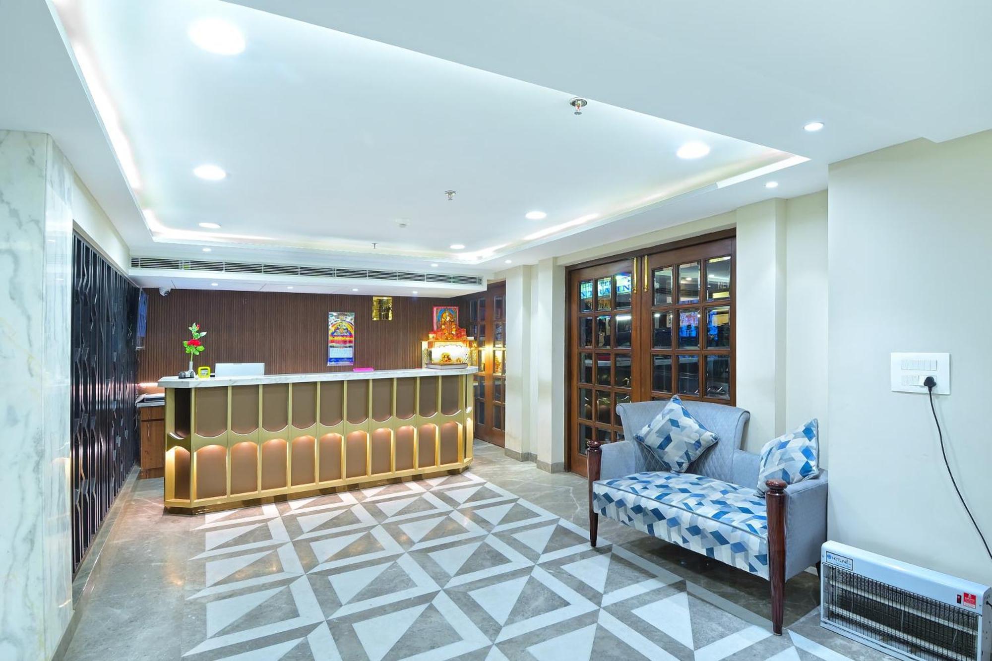 Hotel Sapphire House - 3 Mins Walk From Metro And 5 Mins From Rail Station New Delhi Eksteriør billede