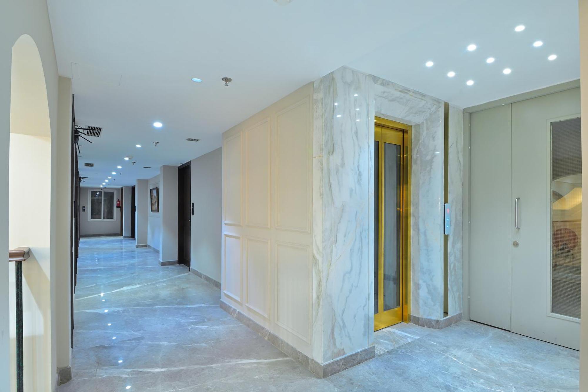 Hotel Sapphire House - 3 Mins Walk From Metro And 5 Mins From Rail Station New Delhi Eksteriør billede