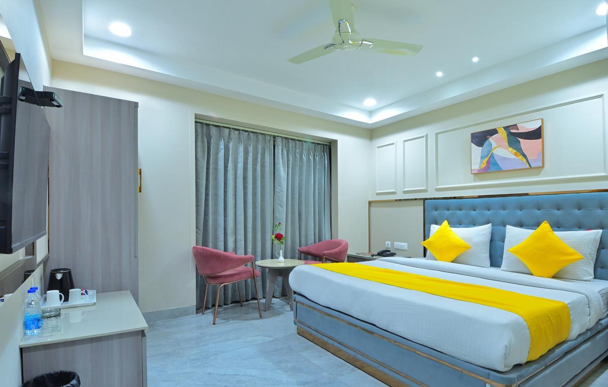 Hotel Sapphire House - 3 Mins Walk From Metro And 5 Mins From Rail Station New Delhi Eksteriør billede