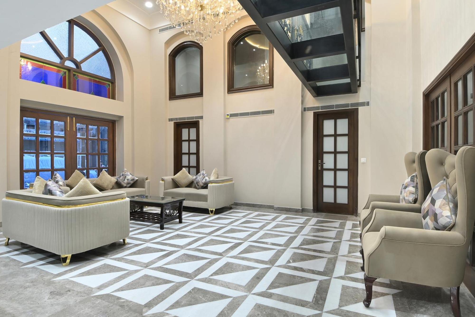Hotel Sapphire House - 3 Mins Walk From Metro And 5 Mins From Rail Station New Delhi Eksteriør billede